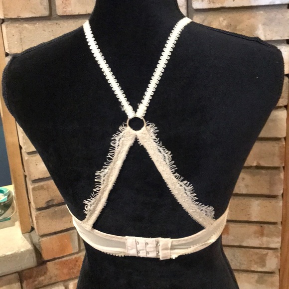 NWT Beige Lace High Neck Bralette One Size - Picture 3 of 3